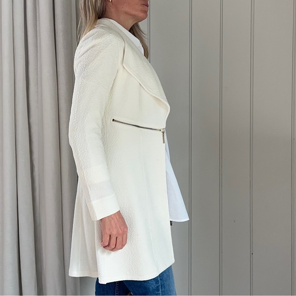 Eva Varro Barcelona jacket in white - Picture 2 of 8